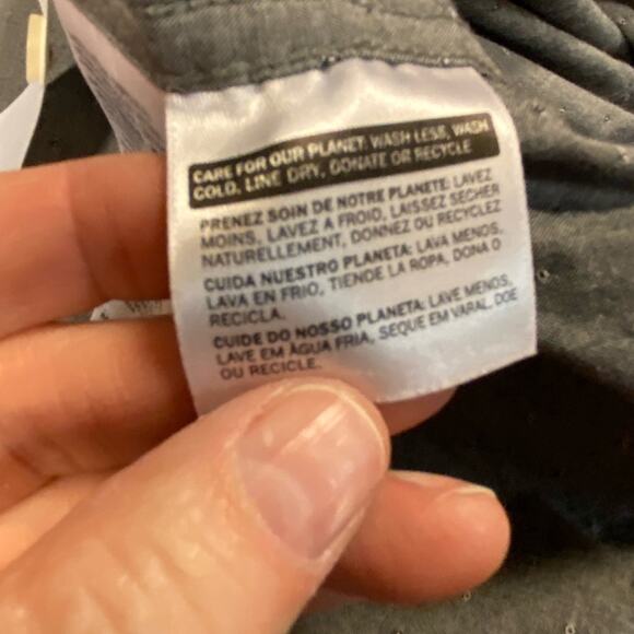 Levi’s men’s size small short sleeve button up shirt charcoal gray - Picture 7 of 7